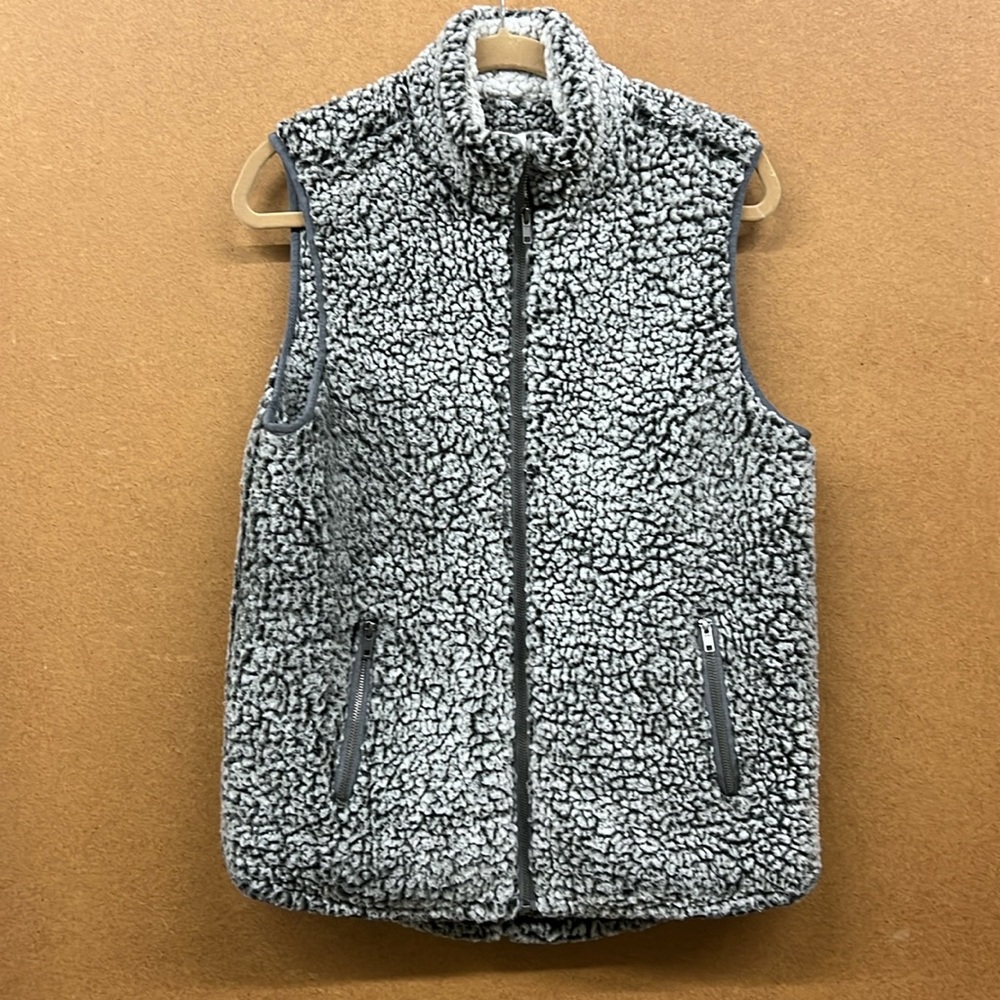 Thread & Supply Sherpa Vest in Gray
